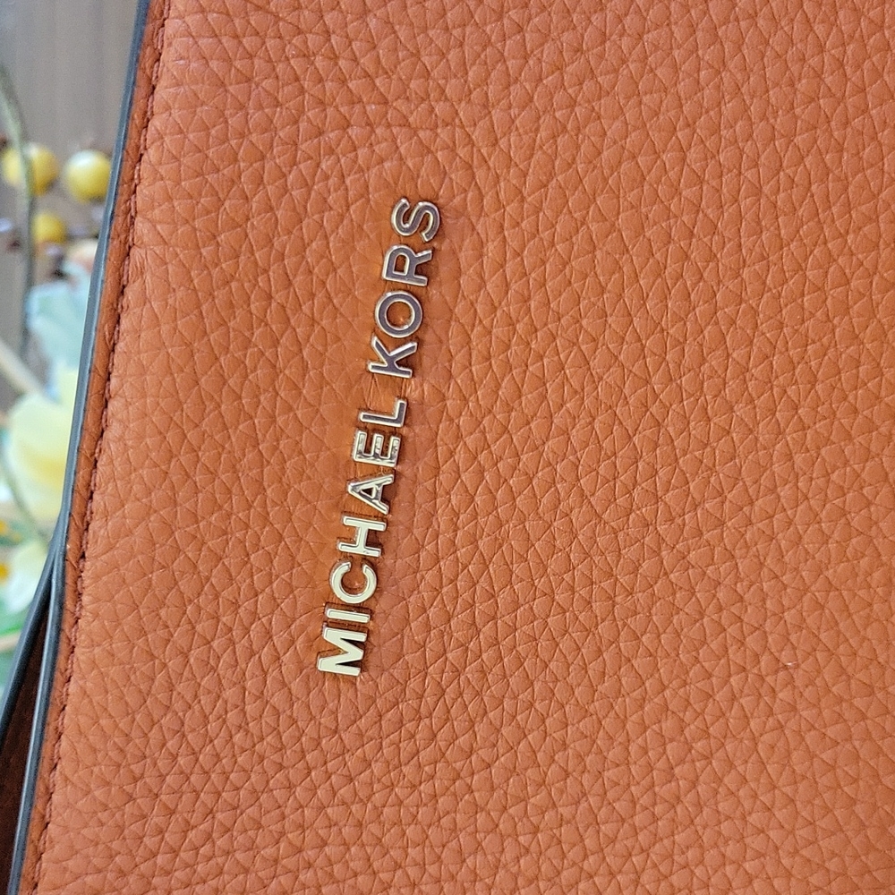 MK 👛  PURSE - Picture 2 of 16